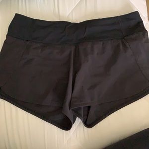 black lulu lemon speed up shorts 4”